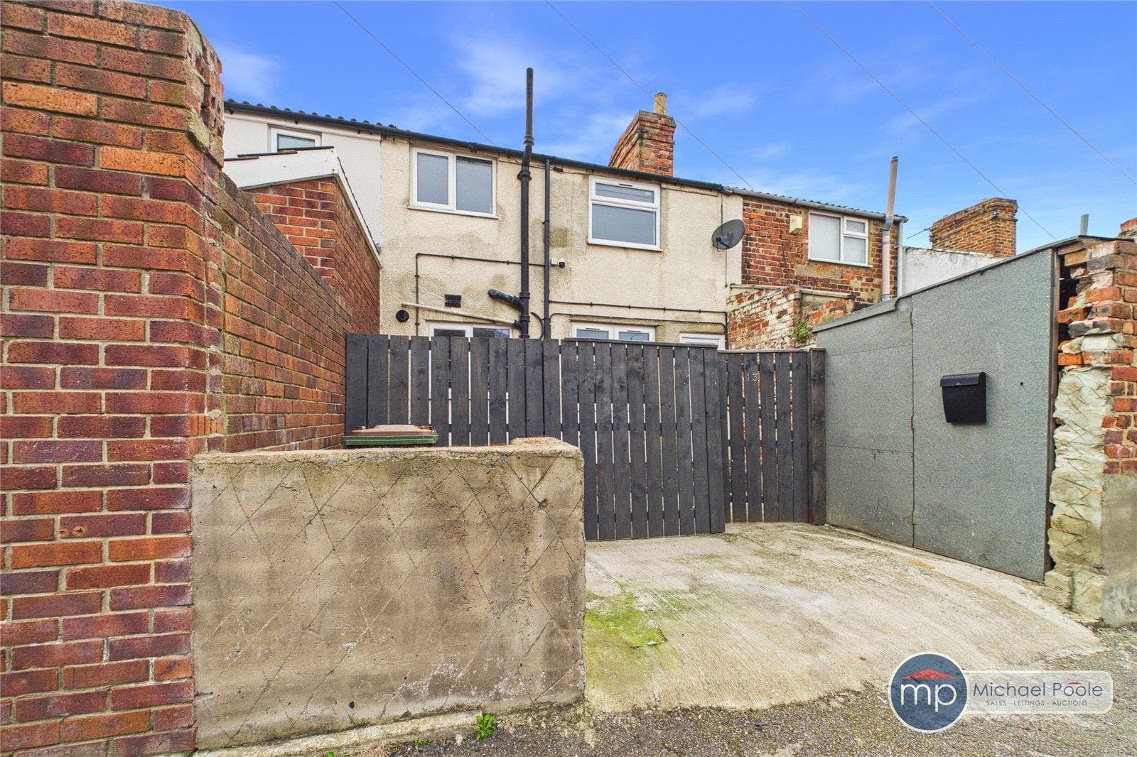3 Bedroom House - Mid Terrace