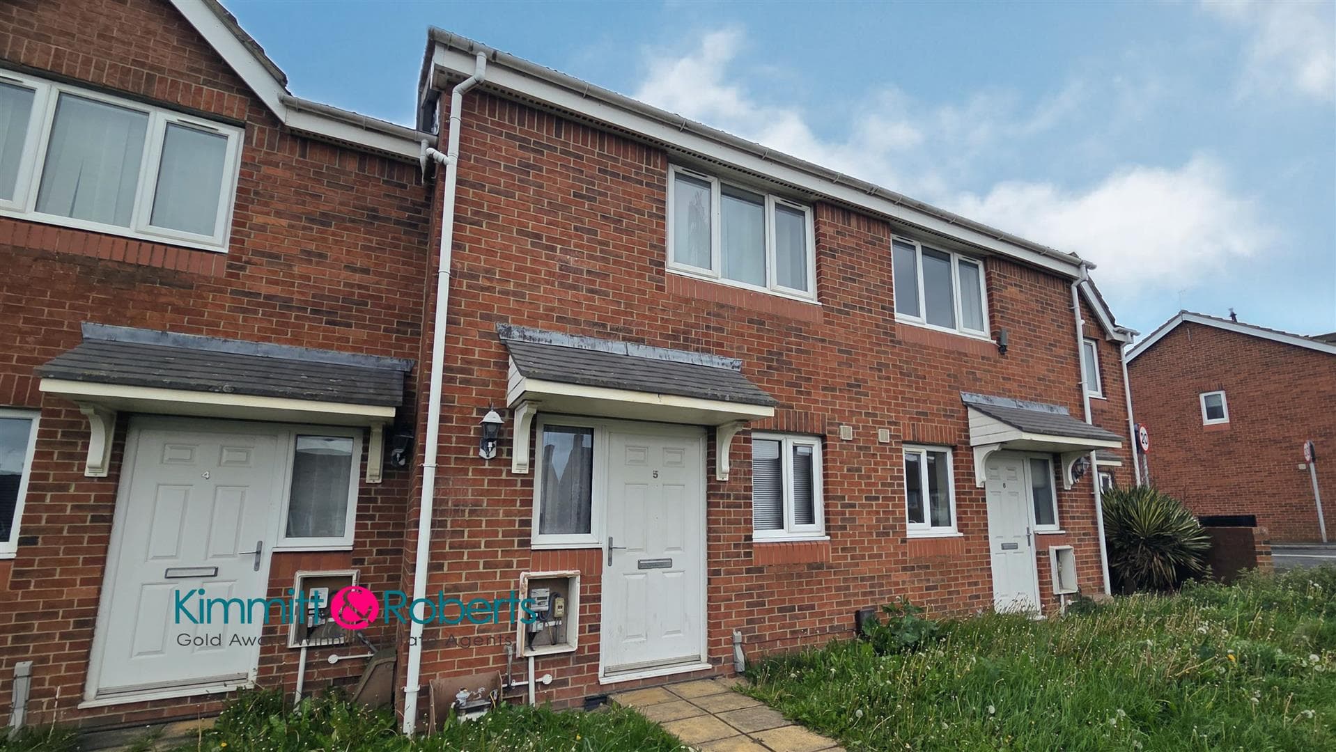 2 Bedroom House - Mid Terrace