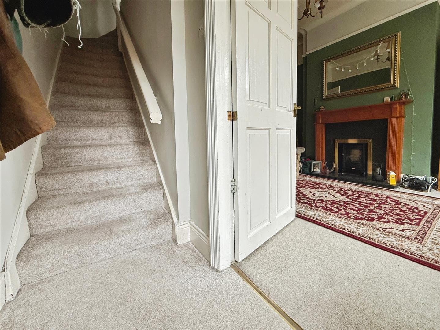 2 Bedroom House - Mid Terrace