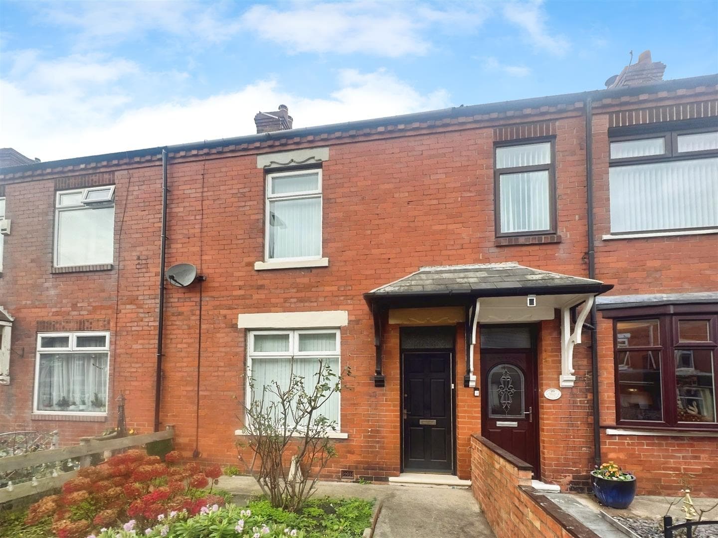 2 Bedroom House - Mid Terrace