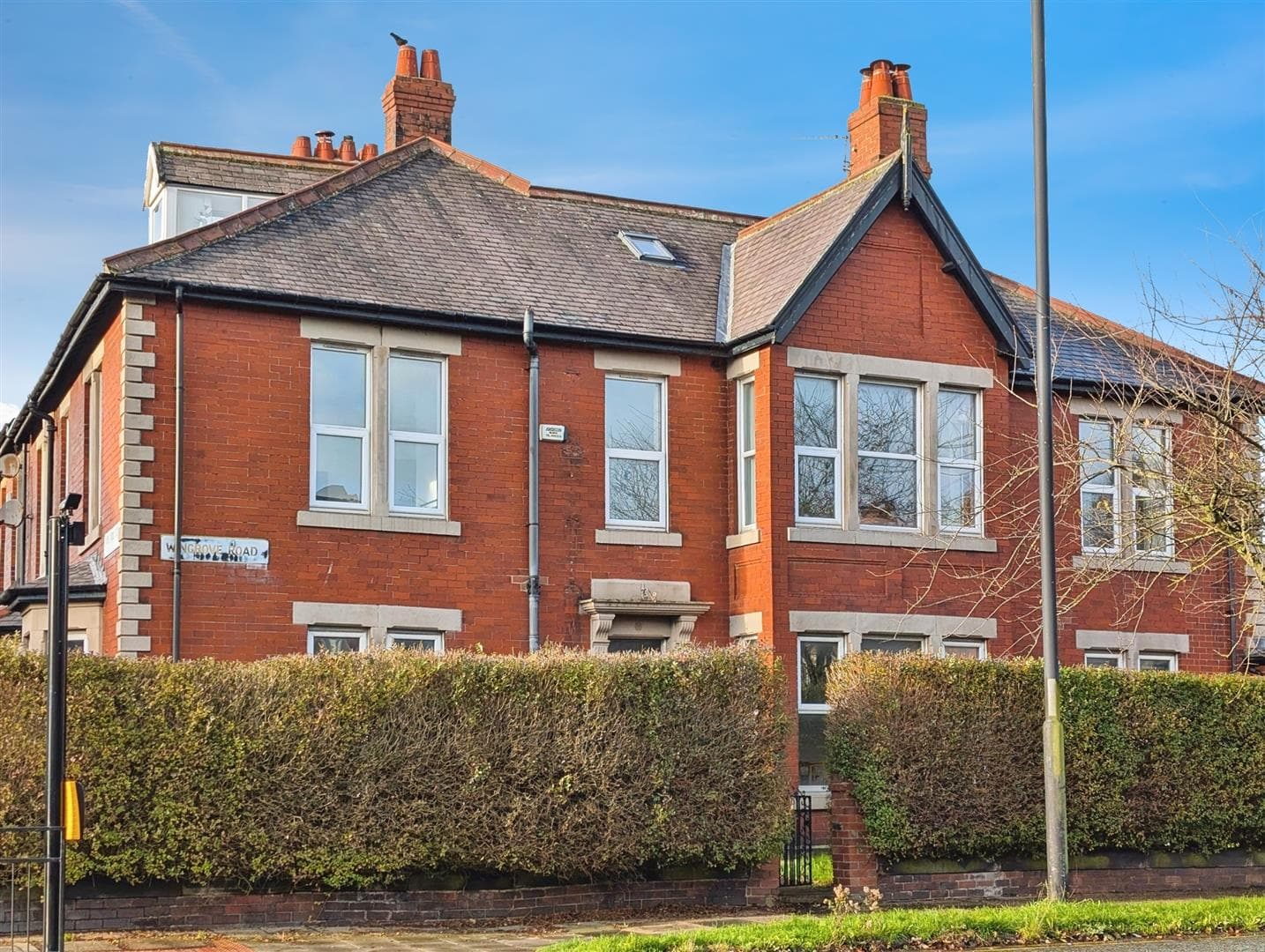 4 Bedroom House - End Terrace