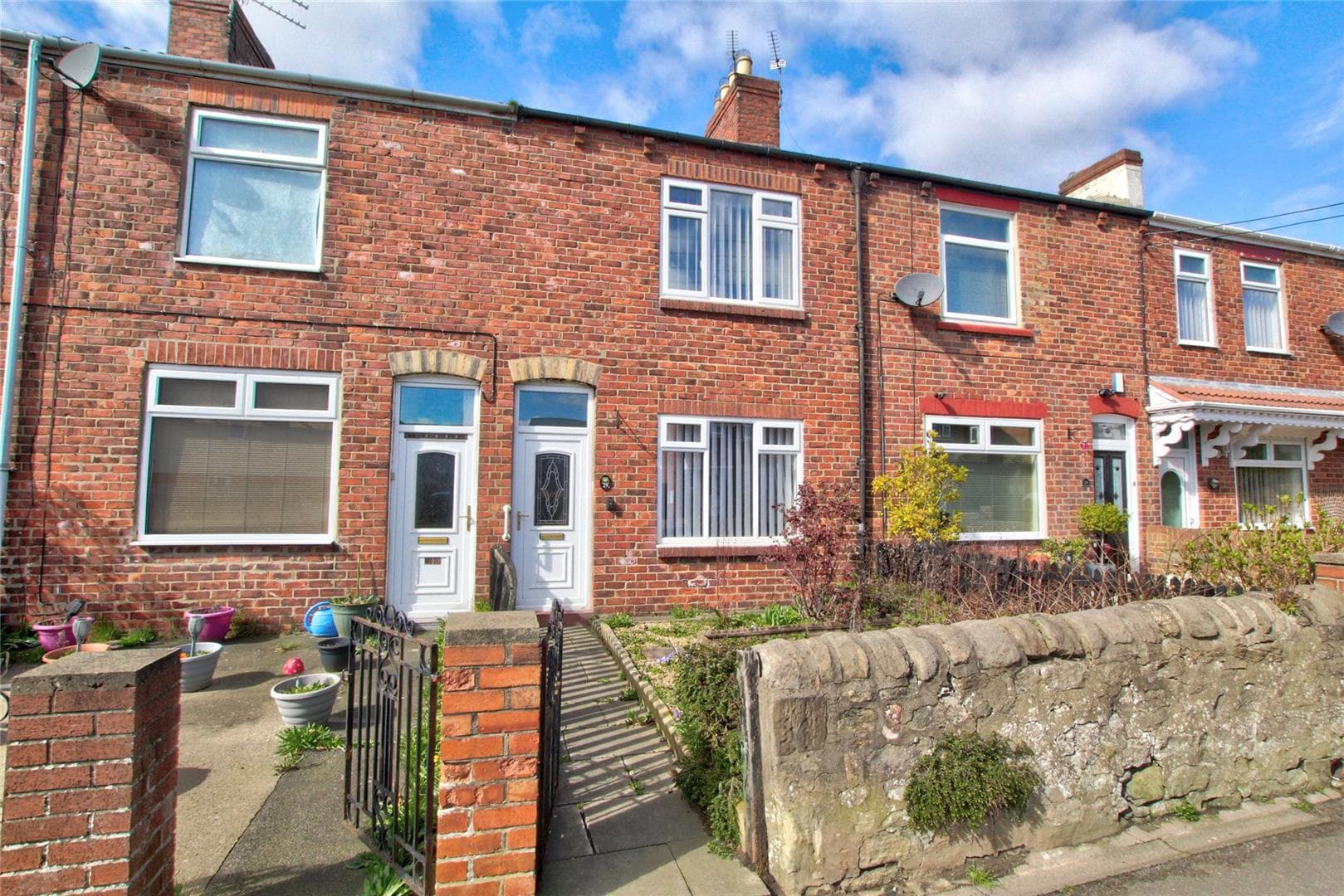 2 Bedroom House - Mid Terrace