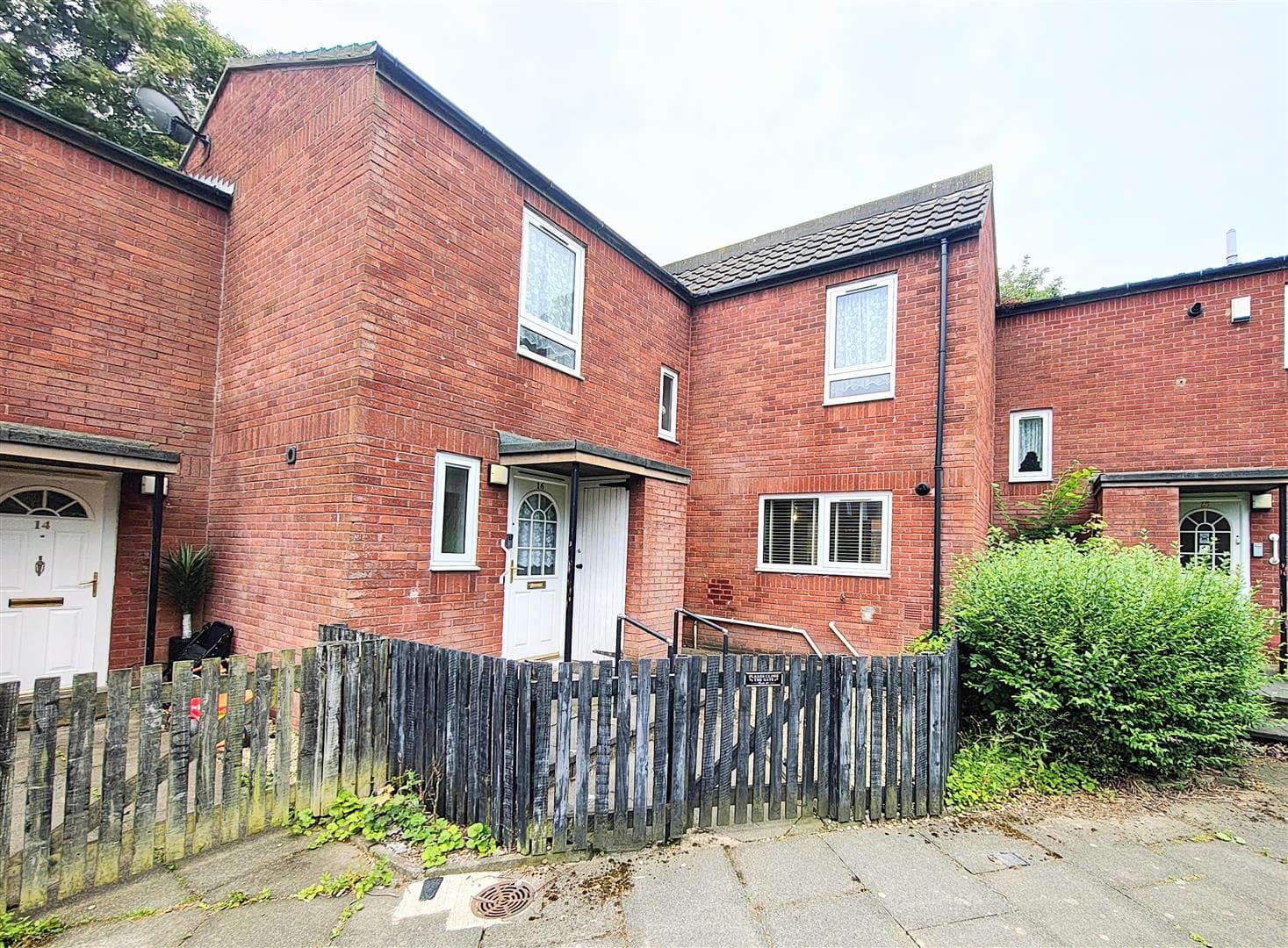 5 Bedroom House - End Terrace