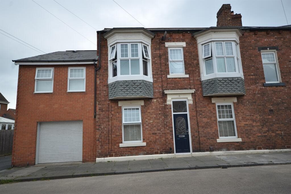3 Bedroom House - End Terrace