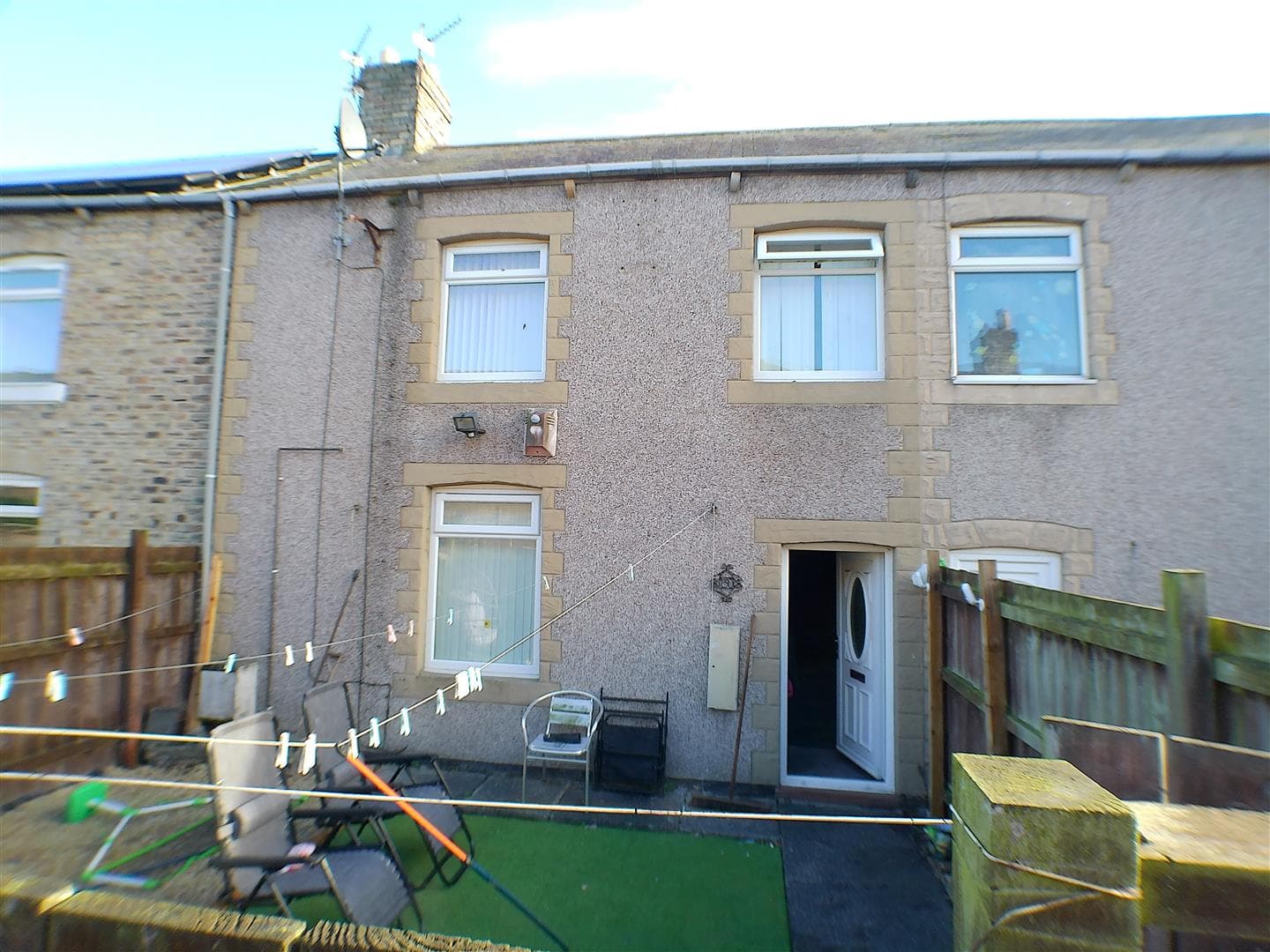 2 Bedroom House - Mid Terrace