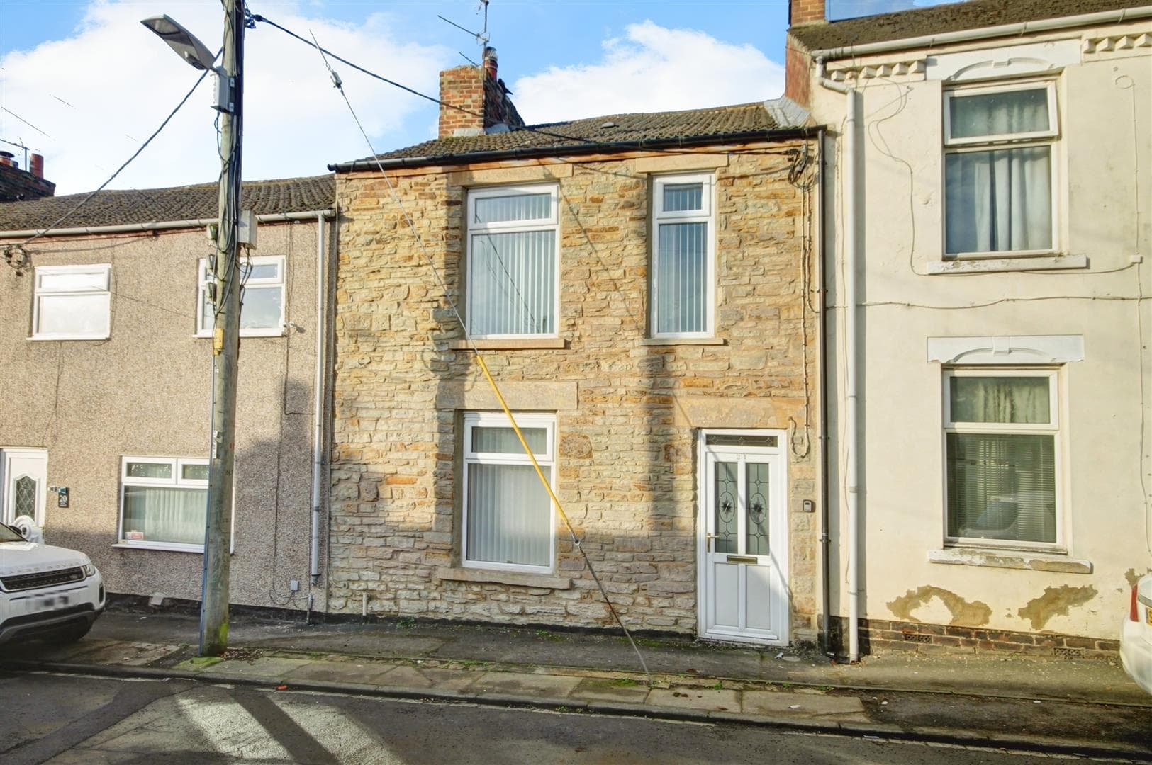 2 Bedroom House - Mid Terrace