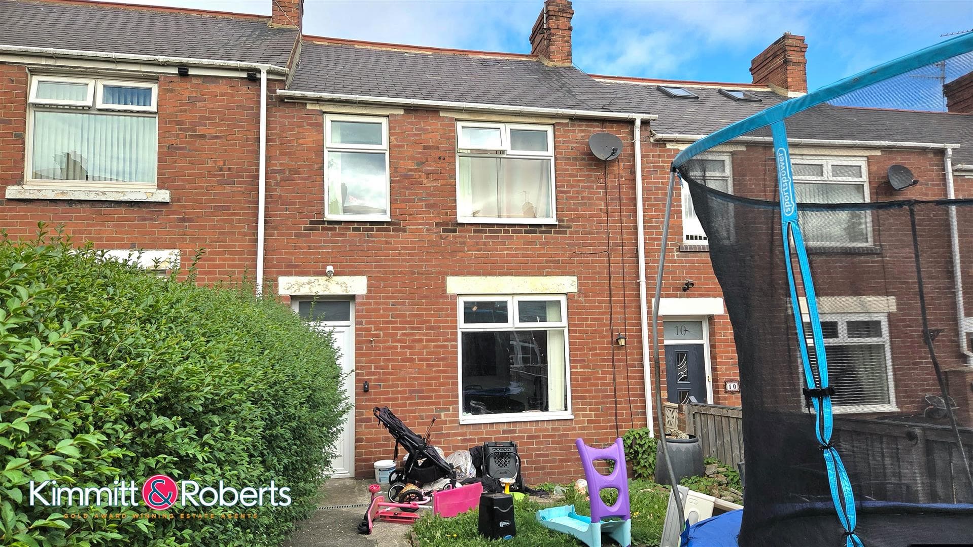 3 Bedroom House - Mid Terrace