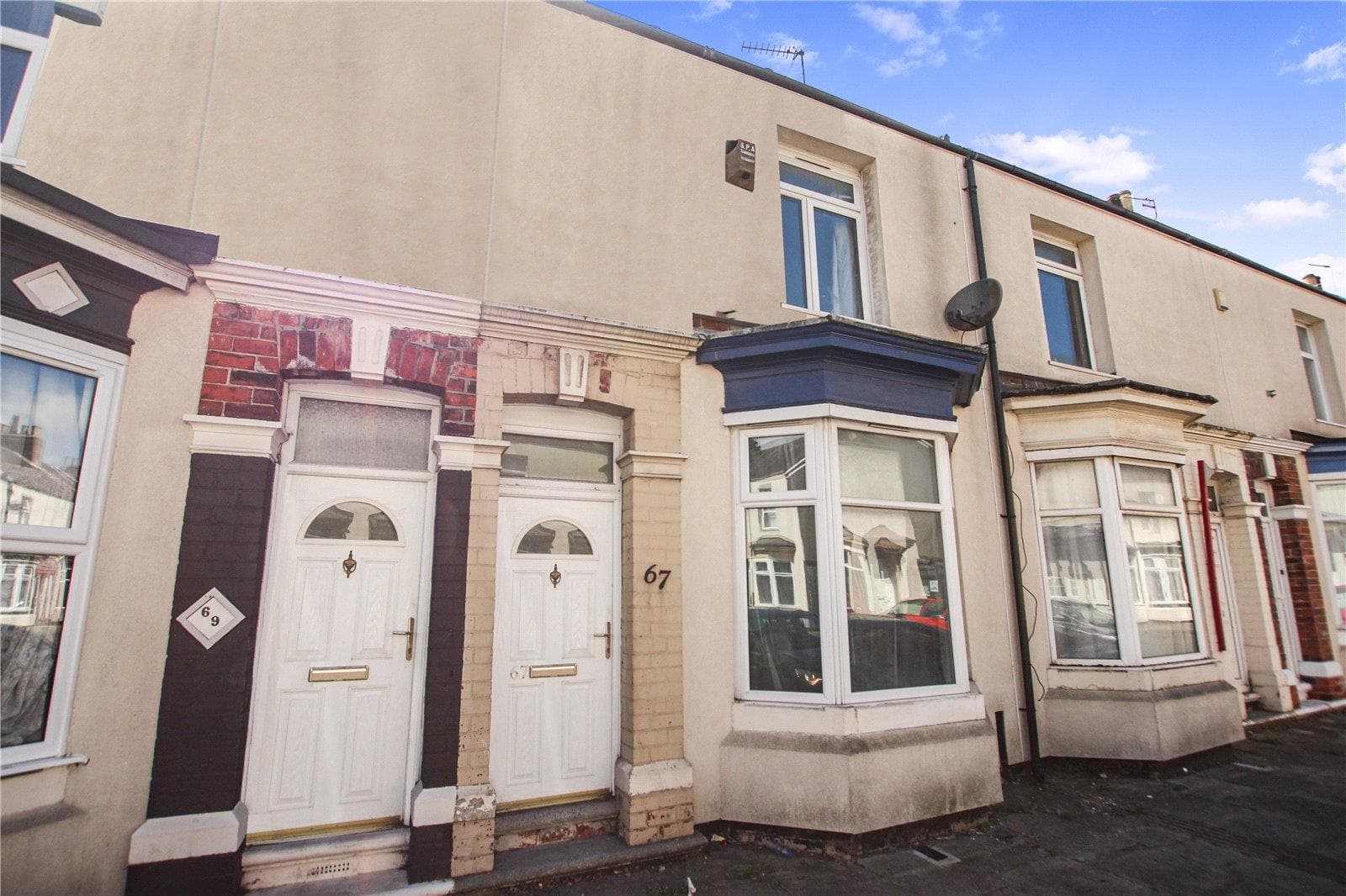 2 Bedroom House - Mid Terrace