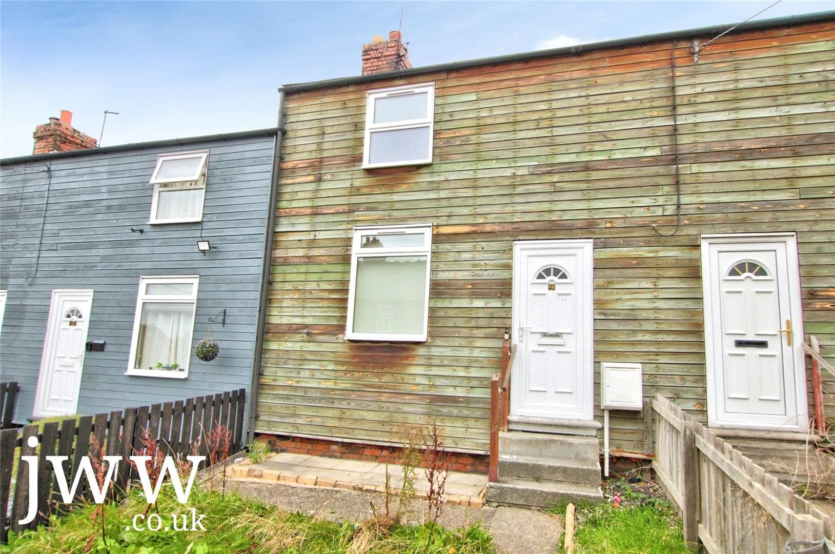 2 Bedroom House - Mid Terrace
