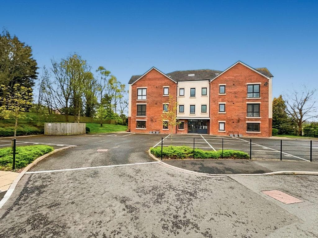 2 Bedroom Flat