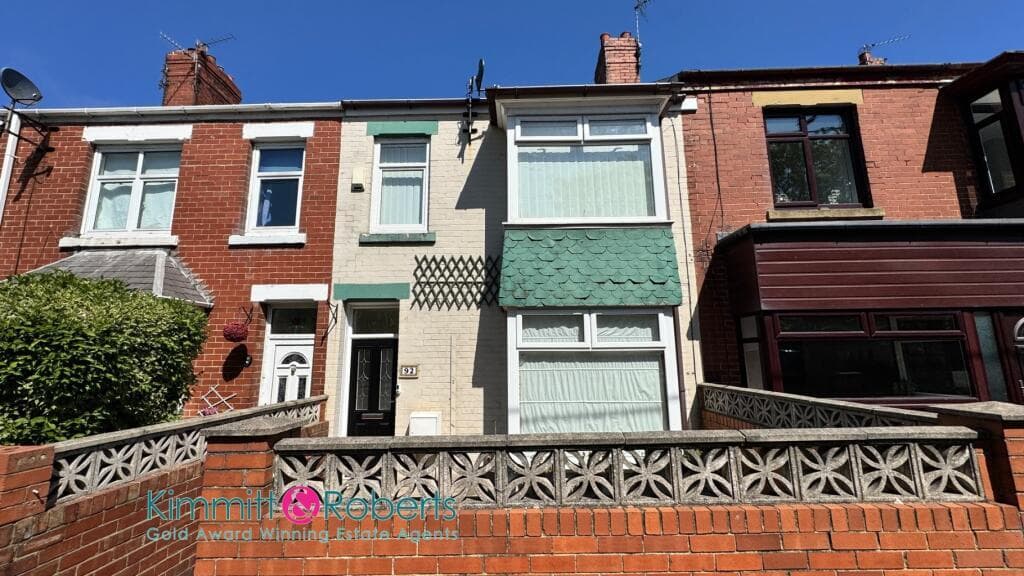 3 Bedroom House - Mid Terrace