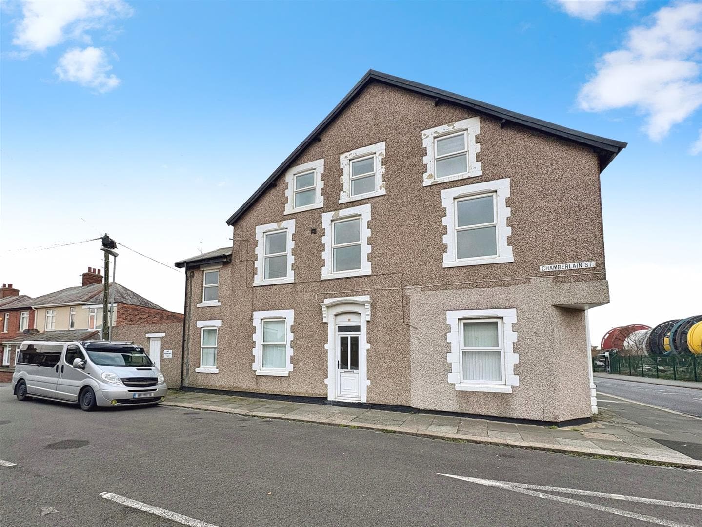 3 Bedroom House - End Terrace