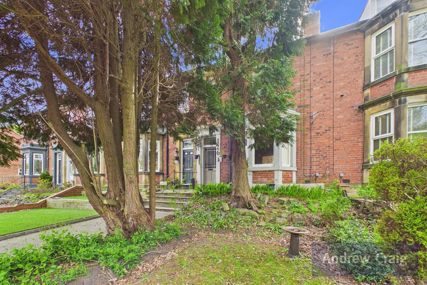 4 Bedroom House - Mid Terrace