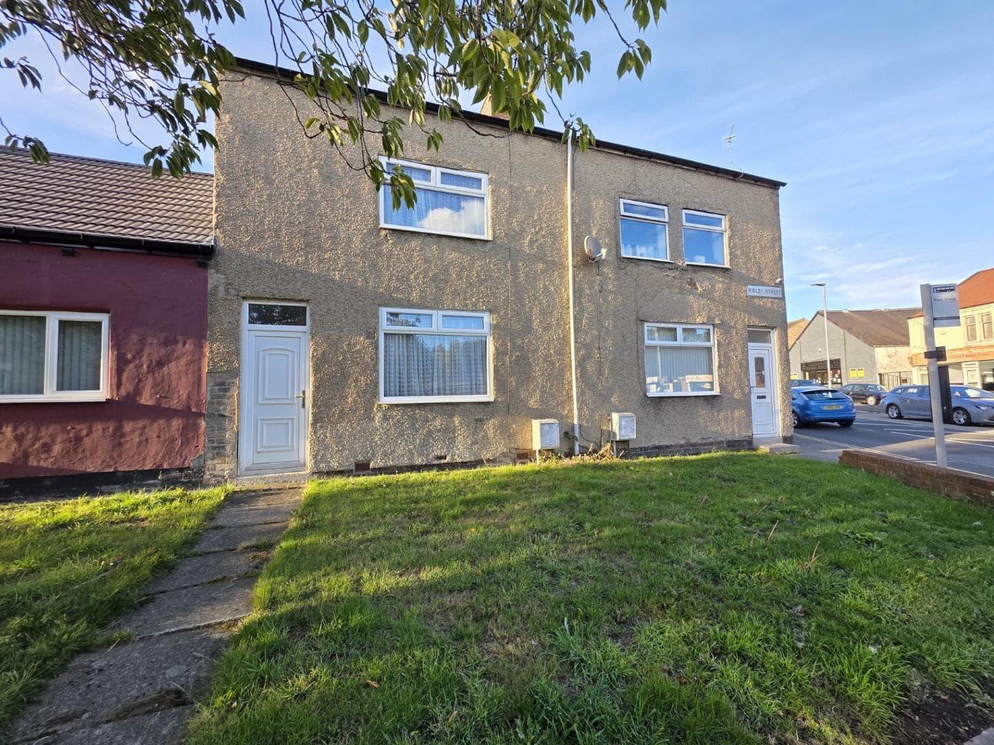 2 Bedroom House - Mid Terrace