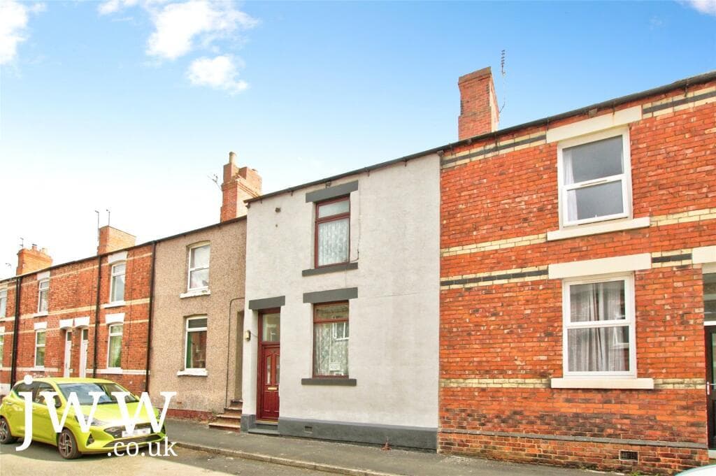 3 Bedroom House - Mid Terrace