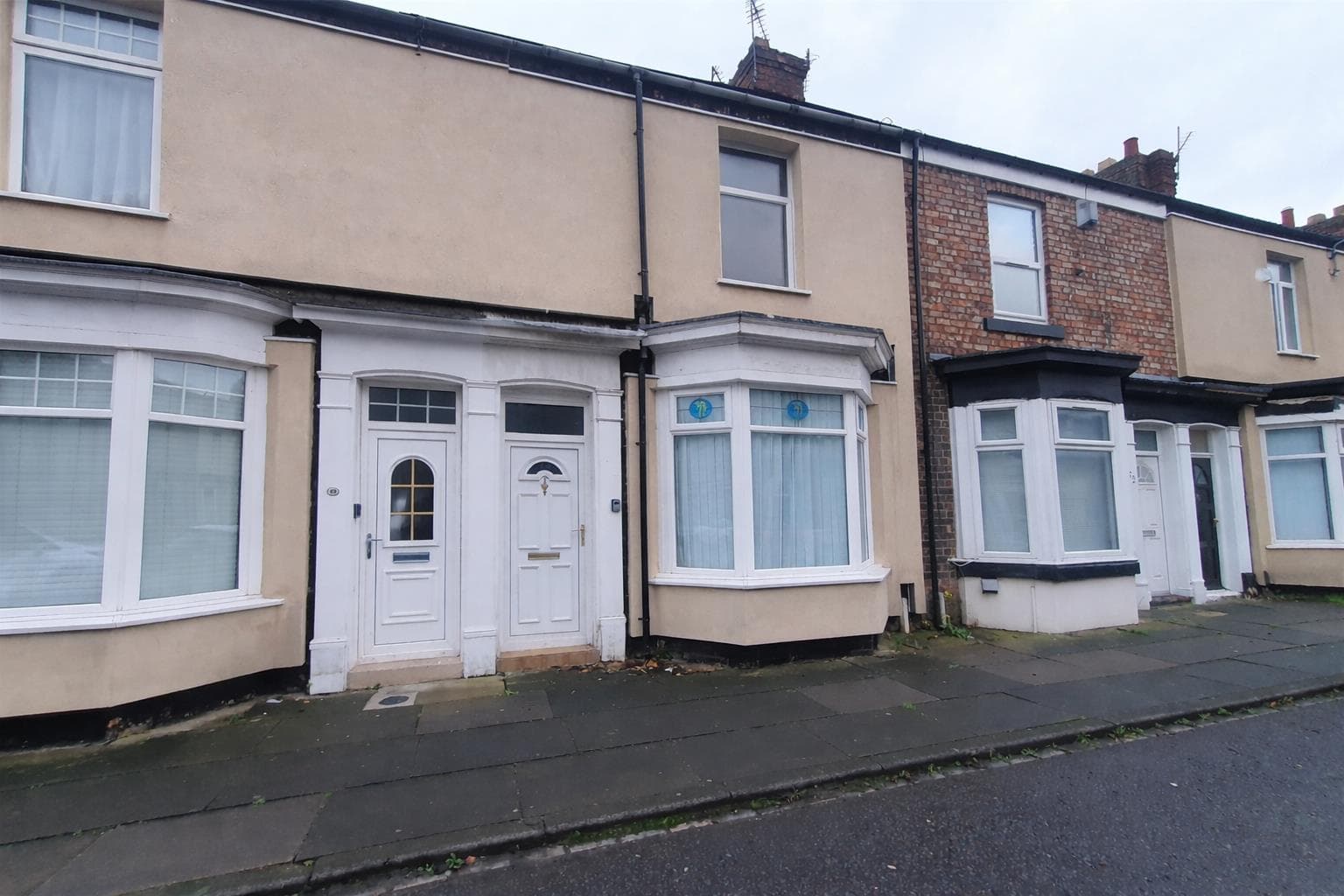 2 Bedroom House - Mid Terrace
