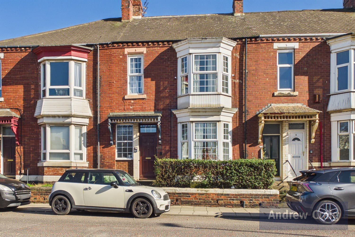 4 Bedroom House with Spacious Living Area