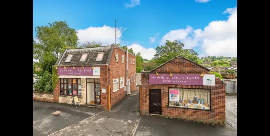 Commercial Detached Property with Garage