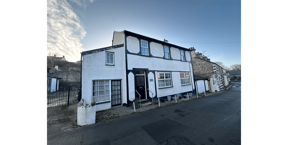 Detached 3 Bedroom Property In Need Of Modernisation