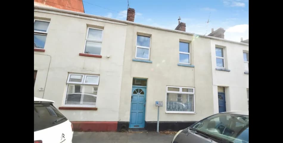 Three-Bedroom Mid-Terrace Property