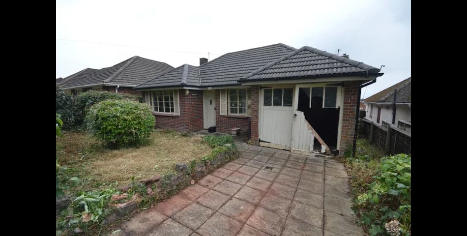4 Bedroom Bungalow on a Large Plot