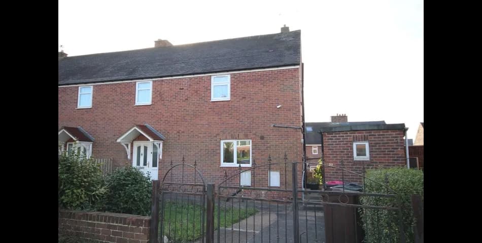 3 BEDROOM SEMI DETATCHED HOUSE