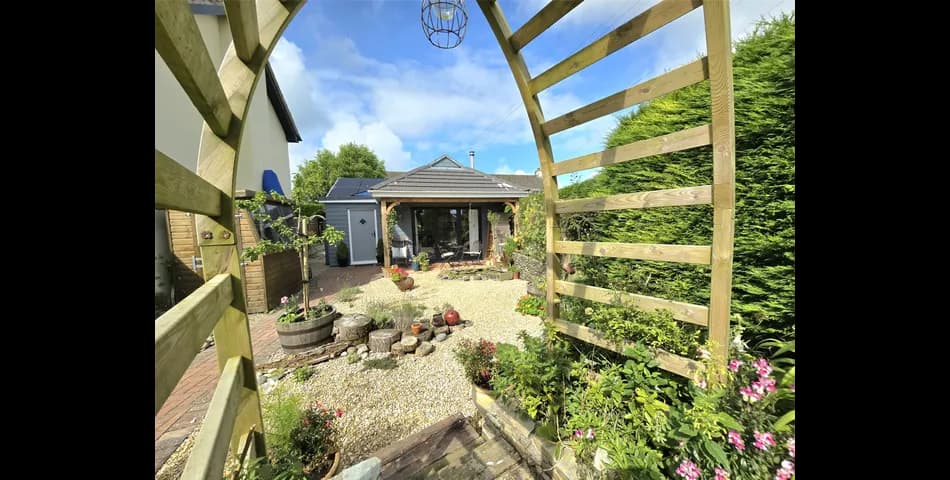 Charming 1-Bedroom Bungalow in Rural Location