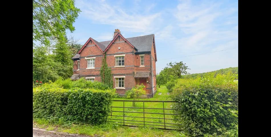 Characterful Semi-Detached Property