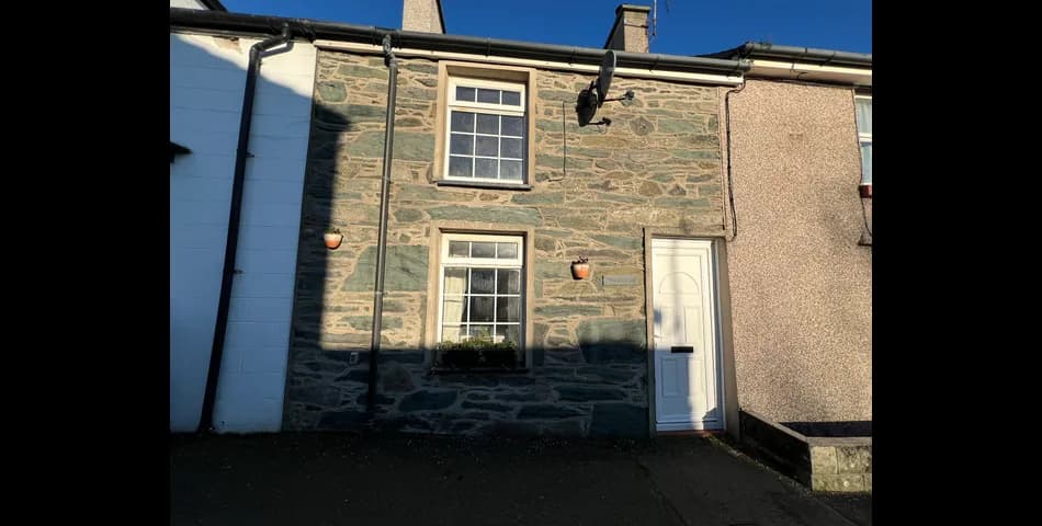 Terraced 3 Bedroom Property in need of Modernisation