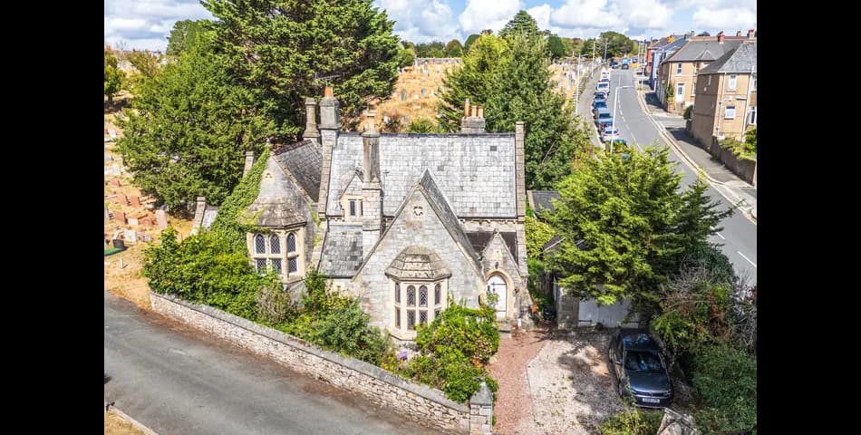 Exceptional Gothic-Style Grade II Listed Property