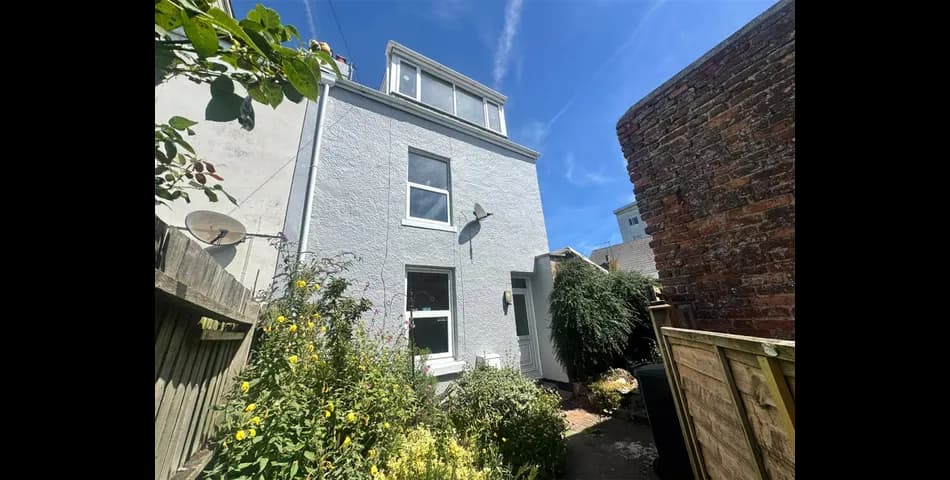 Charming Coastal Cottage in Teignmouth
