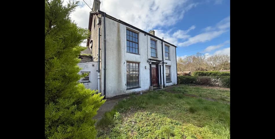 Traditional Property currently split into self contained flats