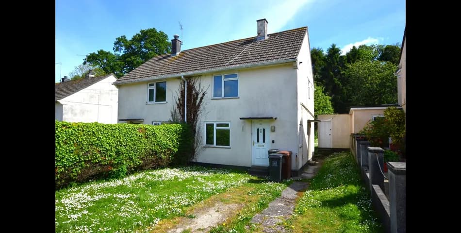 Semi-Detached House with Garden