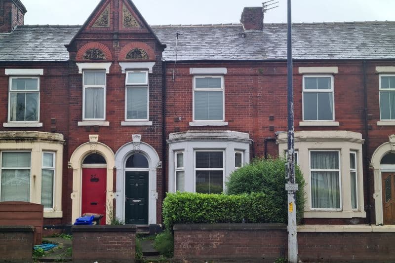 5 bed Terraced House For Auction