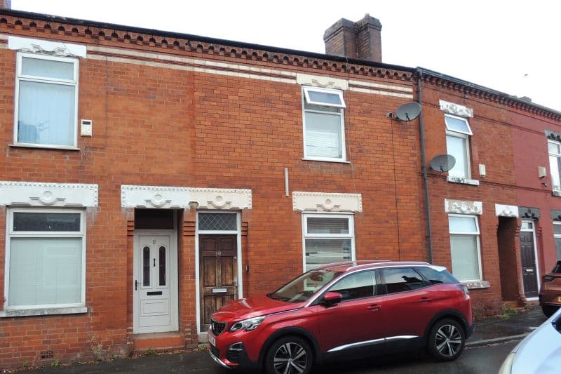 2 bed Terraced House For Auction