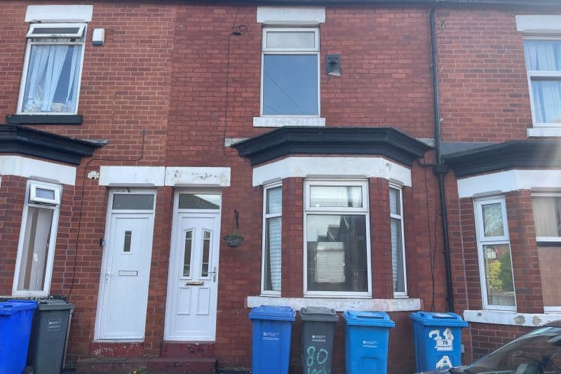 2 bed Terraced House For Auction