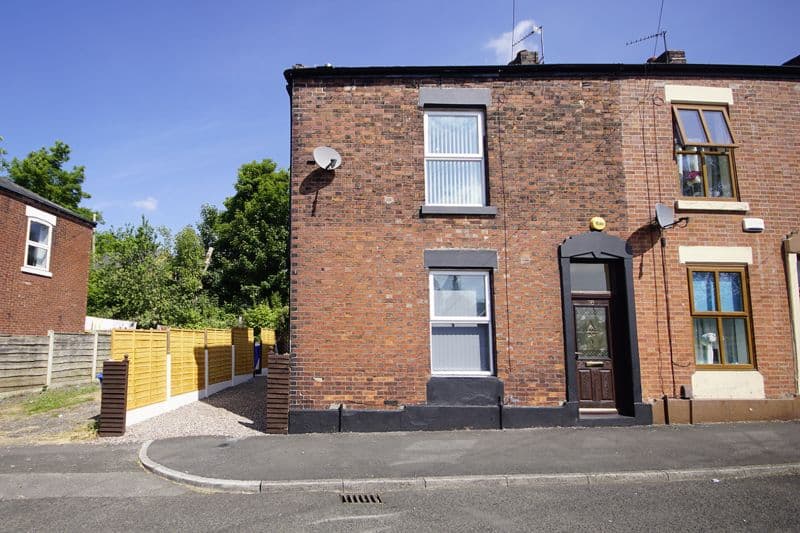 2 bed End Terrace House For Auction