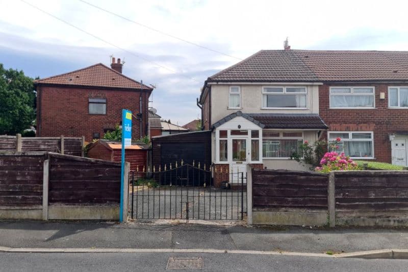 2 bed Semi-Detached House For Auction