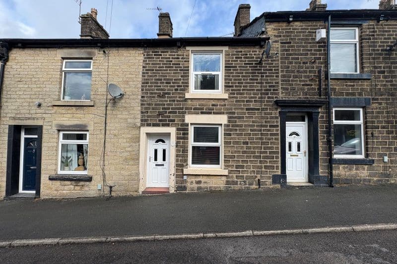 2 bed Terraced House For Auction