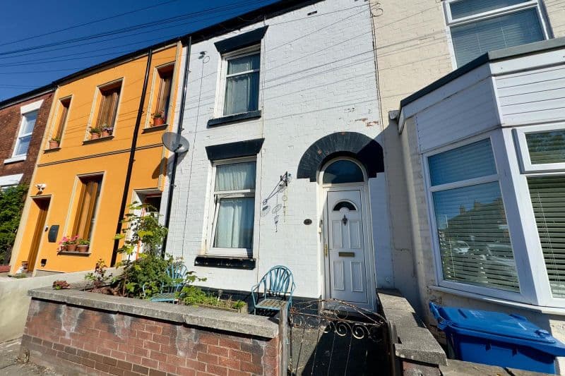 3 bed Terraced House For Auction