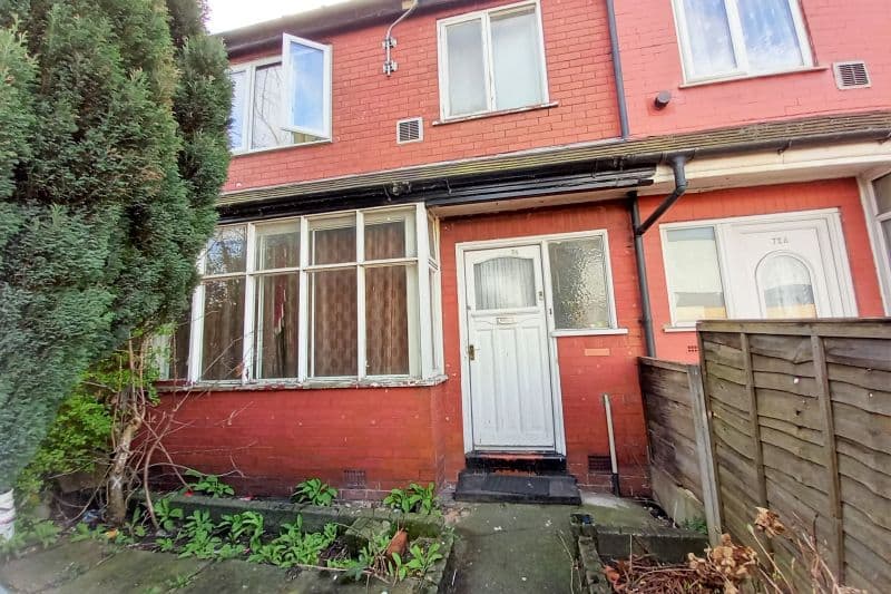 3 bed Terraced House For Auction