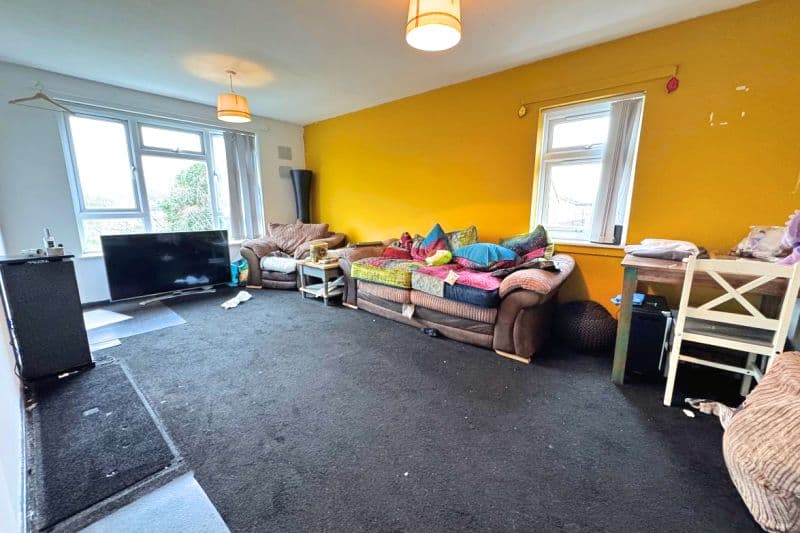 2 bed Apartment For Auction