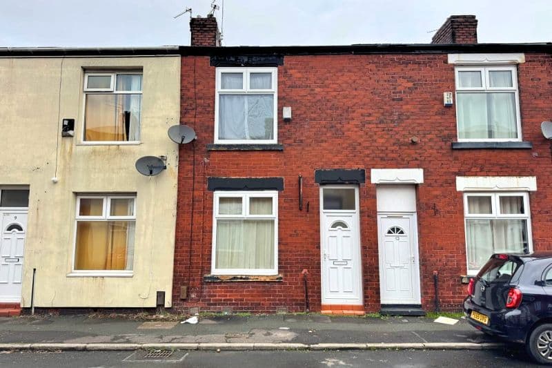 2 bed Terraced House For Auction