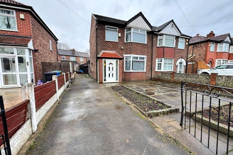3 bed Semi-Detached House For Auction