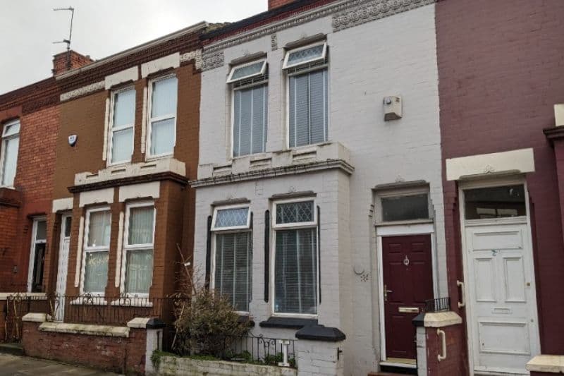 3 bed Terraced House For Auction