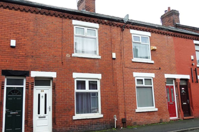 2 bed Terraced House For Auction