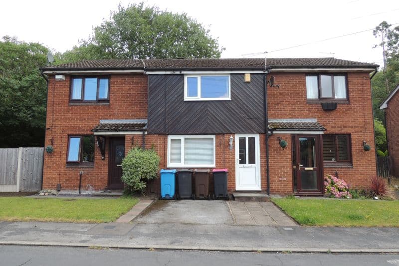 2 bed Terraced House For Auction