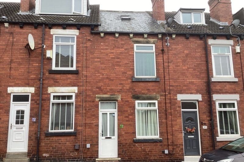 2 bed Terraced House For Auction