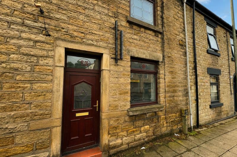 2 bed Terraced House For Auction