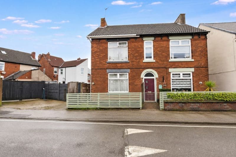 2 bed Semi-Detached House For Auction